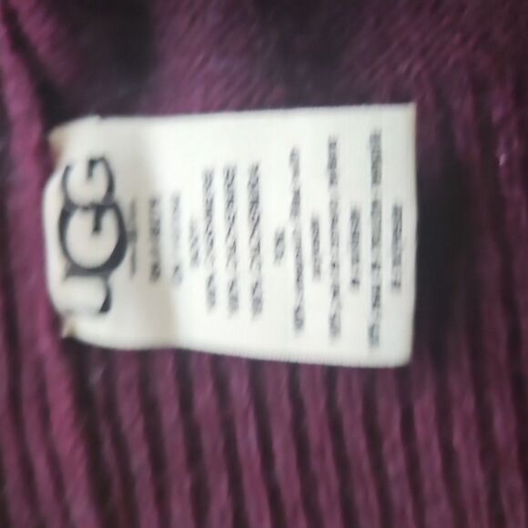 UGG Wool Cashmere Beanie Hat Burgundy Pom Pom Rib Knit Winter Women’s - Picture 5 of 8